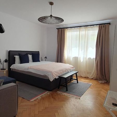 The Pines Serviced Apartments Брашов Экстерьер фото
