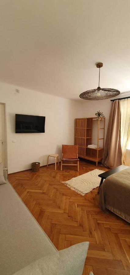 The Pines Serviced Apartments Брашов Экстерьер фото