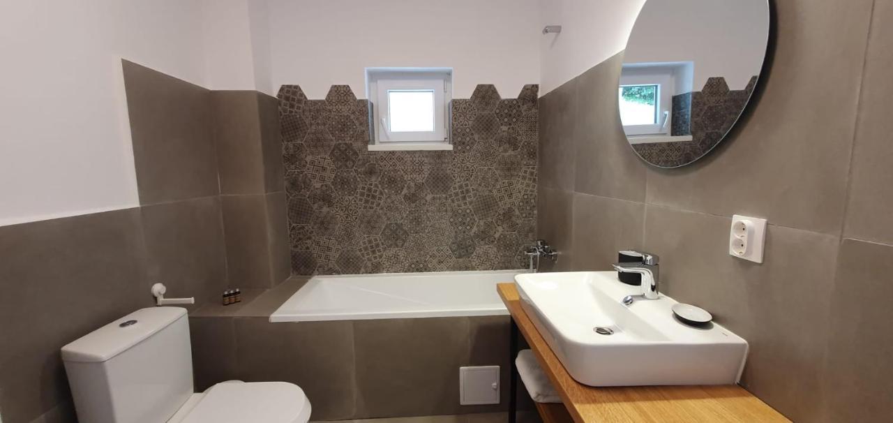The Pines Serviced Apartments Брашов Экстерьер фото