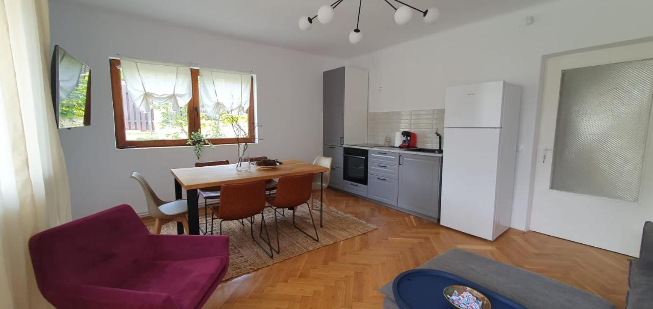 The Pines Serviced Apartments Брашов Экстерьер фото