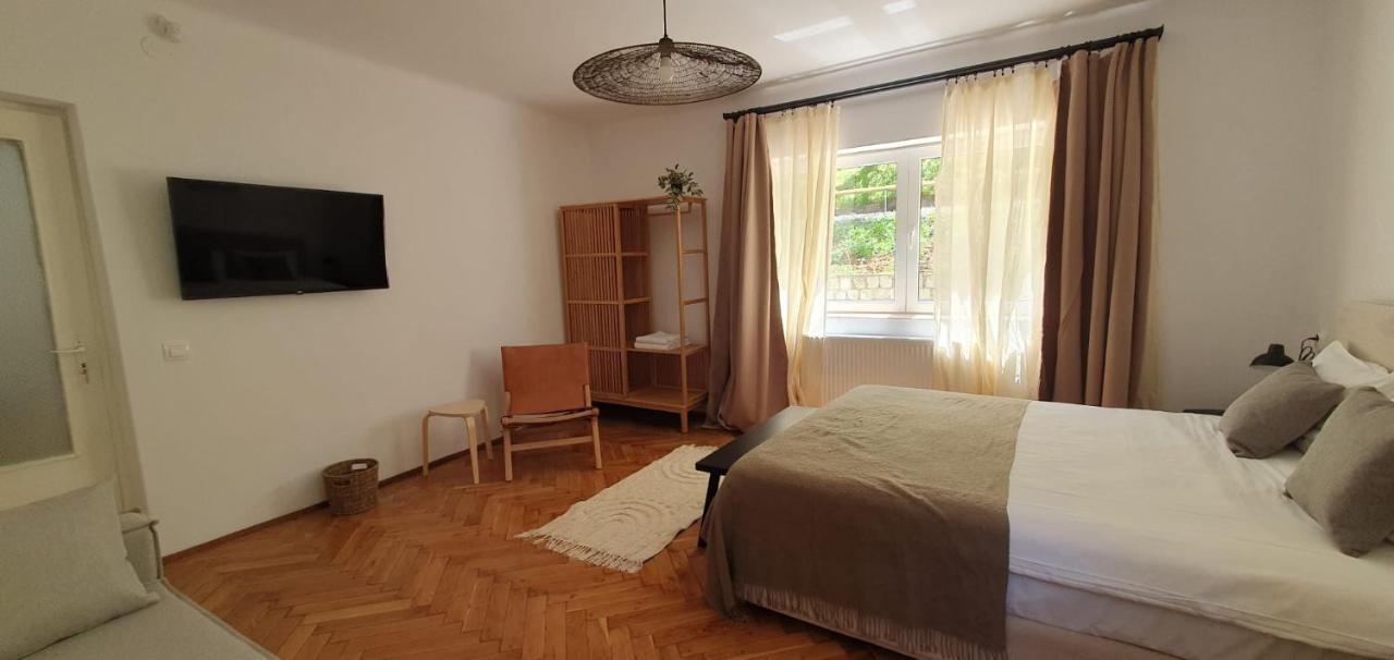 The Pines Serviced Apartments Брашов Экстерьер фото
