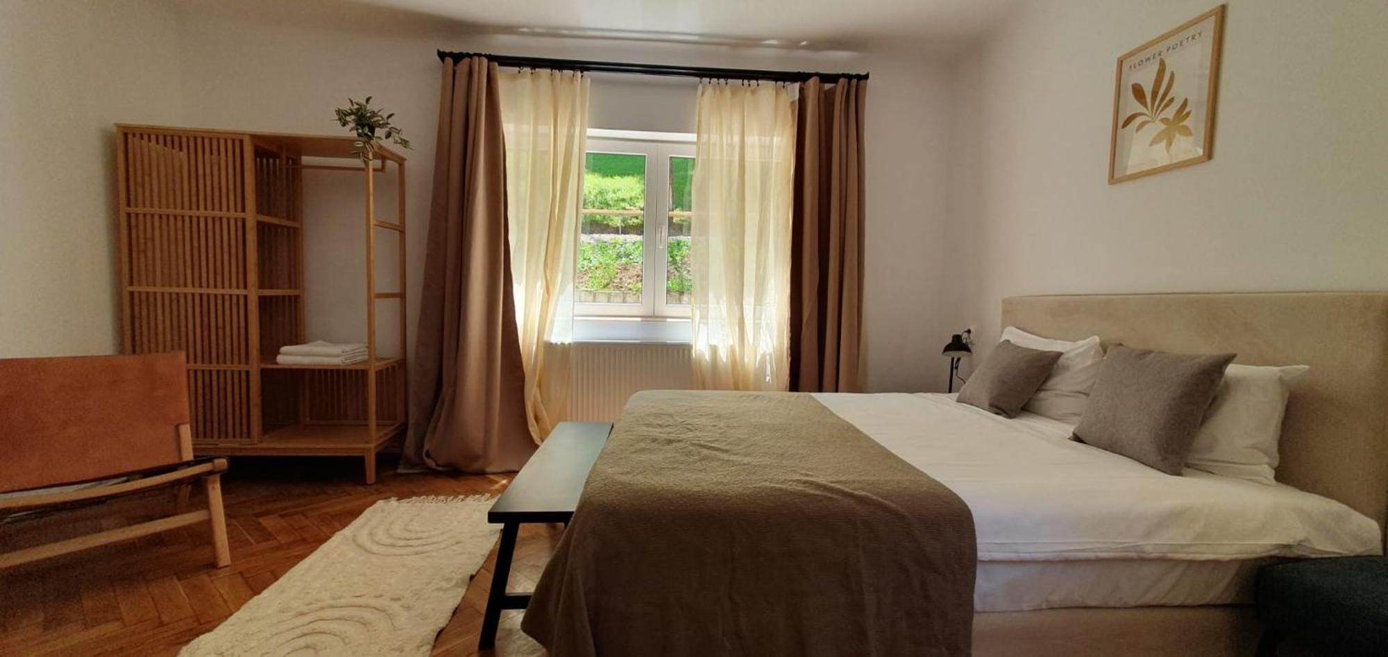 The Pines Serviced Apartments Брашов Экстерьер фото